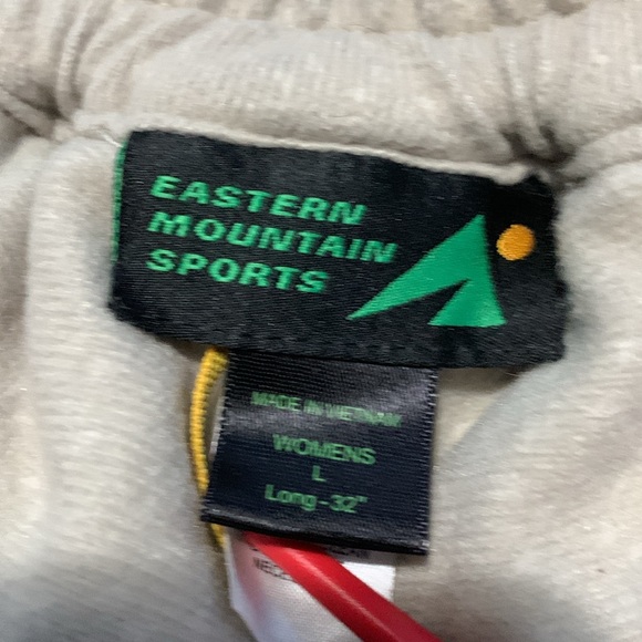 EMS-Eastern Mountain Sports System Three snowpants - Large Long (32”) khaki/tan - Picture 9 of 11